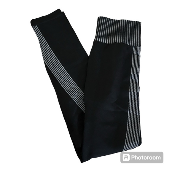 Black and grey seamless workout leggings set - Picture 4 of 4